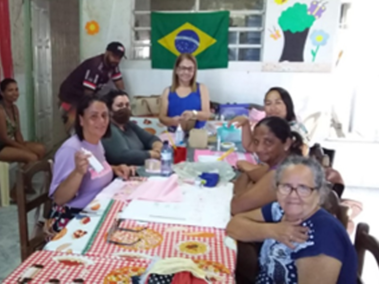 Projeto Geração de Renda e Apoio Familiar com as famílias.