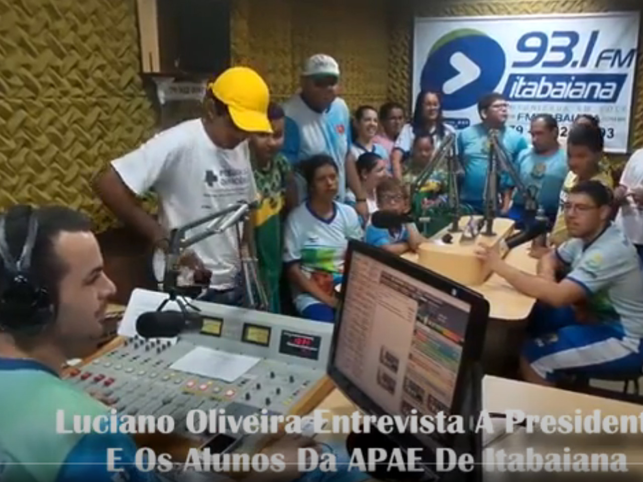 Luciano Oliveira entrevista  a Presidente e Alunos da APAE Itabaiana